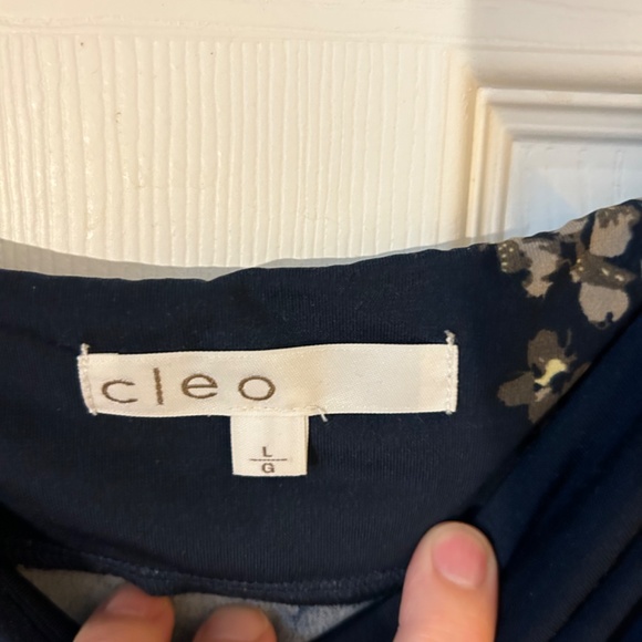 Cleo Navy Floral Cold Shoulder Top Size L - Picture 3 of 3